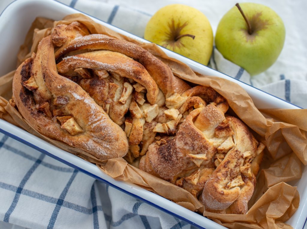 apple dessert bread